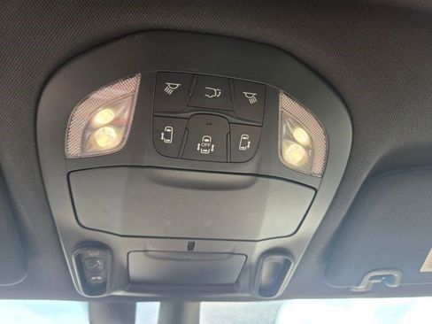 Used 2021 Chrysler Pacifica Limited w/ Premium & Safety Sphere Group image 9