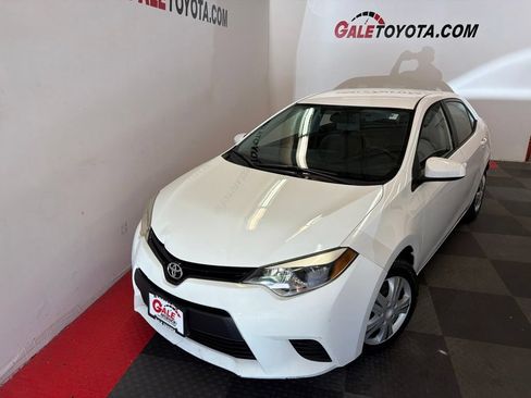 Used 2014 Toyota Corolla LE FWD image 3