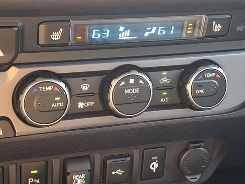 Certified 2022 Toyota Tacoma TRD Off-Road w/ TRD Premium Off Road Package AWD/4WD image 16