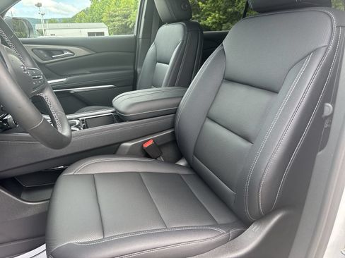 New 2026 Chevrolet Traverse LT w/ Midnight/Sport Edition FWD image 11