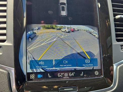 Used 2025 Volvo XC90 B5 Core image 21