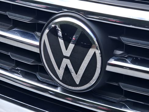Certified 2023 Volkswagen Atlas SE FWD image 33