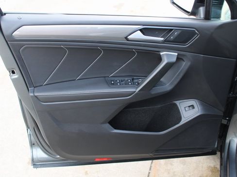 Certified 2024 Volkswagen Tiguan SE R-Line image 7