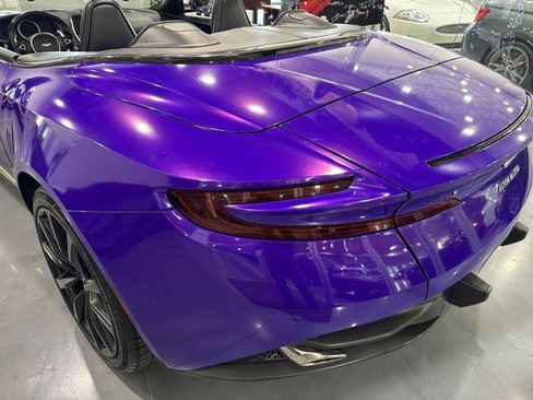 Used 2019 Aston Martin DB11 Volante image 42