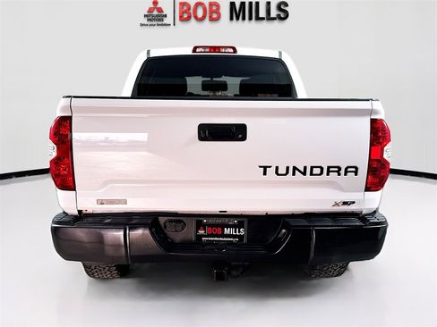 Used 2017 Toyota Tundra SR5 w/ SR5 Upgrade Package image 6