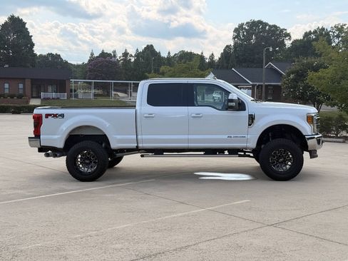 Used 2017 Ford F250 Lariat w/ Lariat Value Package AWD/4WD image 5