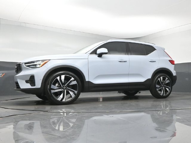 Used 2024 Volvo XC40 B5 Ultimate AWD/4WD image 38