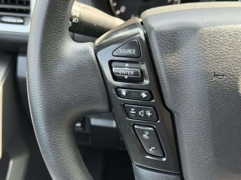 Used 2023 Nissan Frontier SV AWD/4WD image 9