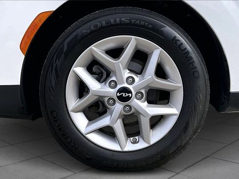 Used 2023 Kia Soul LX w/ LX Technology Package image 11