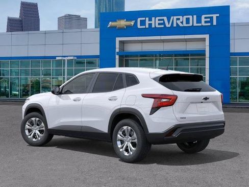 New 2026 Chevrolet Trax LS w/ Driver Confidence Package FWD image 3