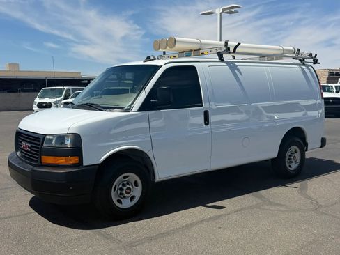 Used 2022 GMC Savana 2500 w/ Driver Convenience Package RWD image 2