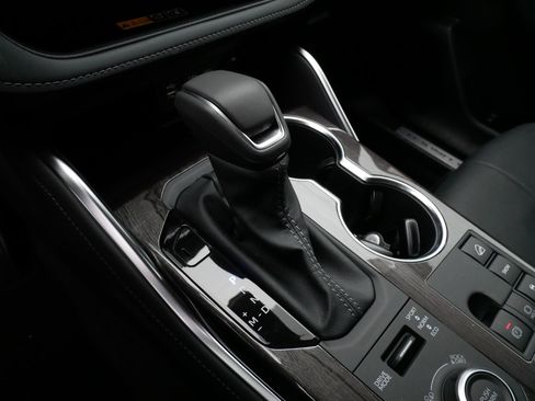 Certified 2026 Toyota Highlander Limited image 24