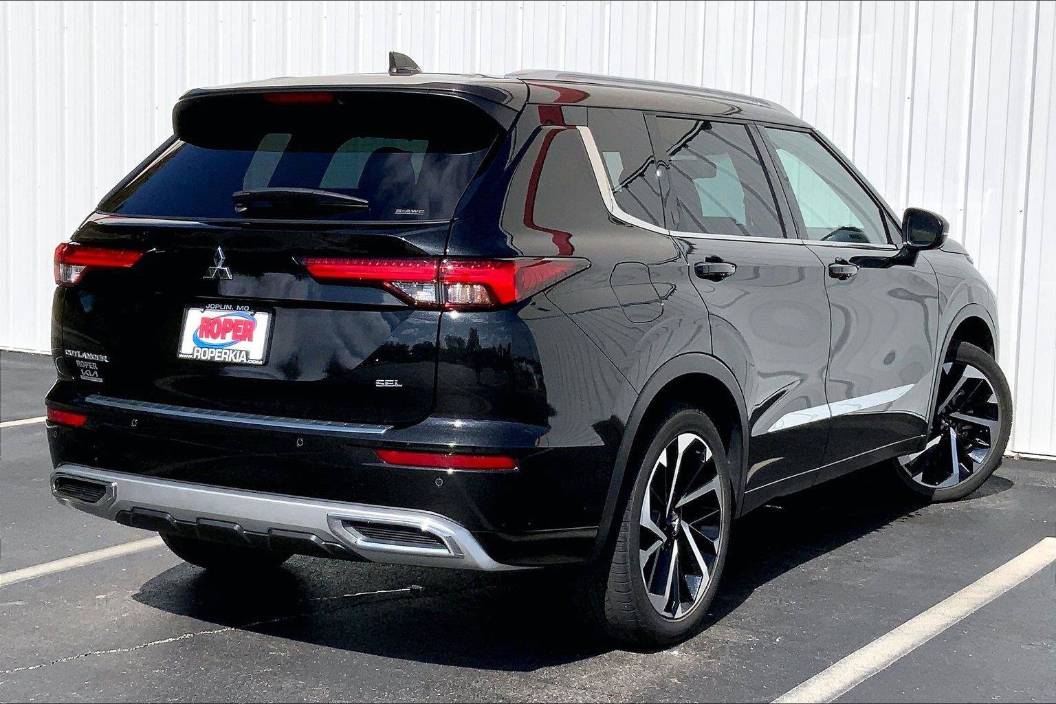 Used 2023 Mitsubishi Outlander SEL 40th Anniversary AWD/4WD image 10