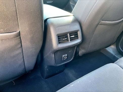 Used 2021 Chevrolet Equinox LT w/ LPO, Floor Liner Package image 29