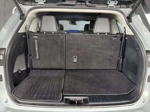 Used 2024 Toyota Highlander XLE image 20