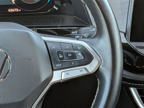 Used 2024 Volkswagen Atlas Cross Sport SE image 24