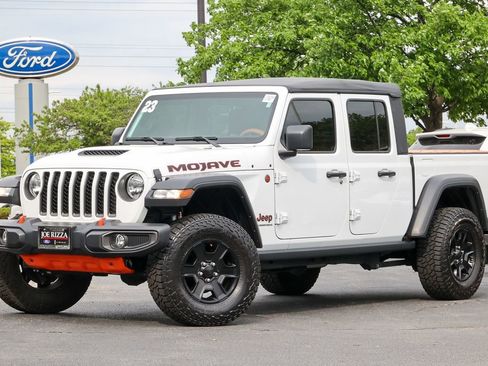 Used 2023 Jeep Gladiator Mojave AWD/4WD image 16