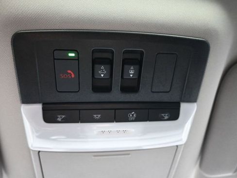 Used 2024 Nissan Pathfinder Platinum w/ Cargo Package image 21