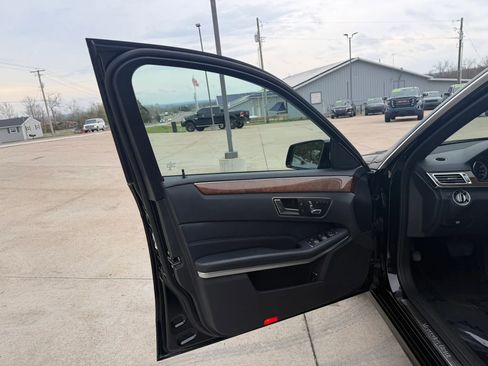 Used 2014 Mercedes-Benz E 350 4MATIC Sedan image 13