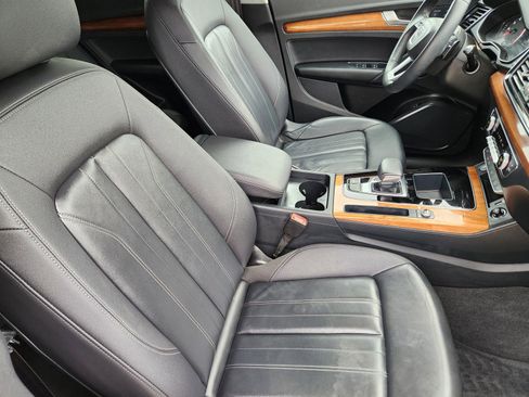 Used 2023 Audi Q5 2.0T Premium w/ Convenience Package image 20