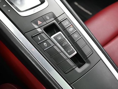 Certified 2019 Porsche 911 Carrera 4S AWD/4WD image 22