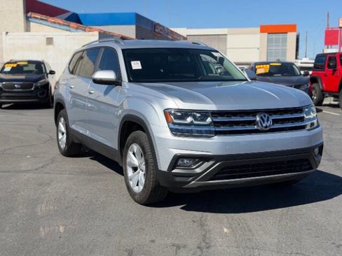 Used 2018 Volkswagen Atlas SE image 2