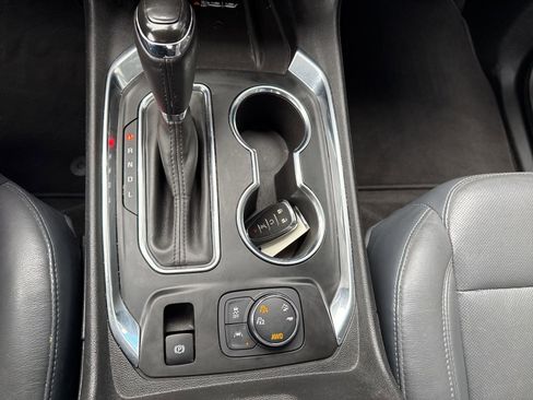 Used 2018 Chevrolet Traverse Premier image 29