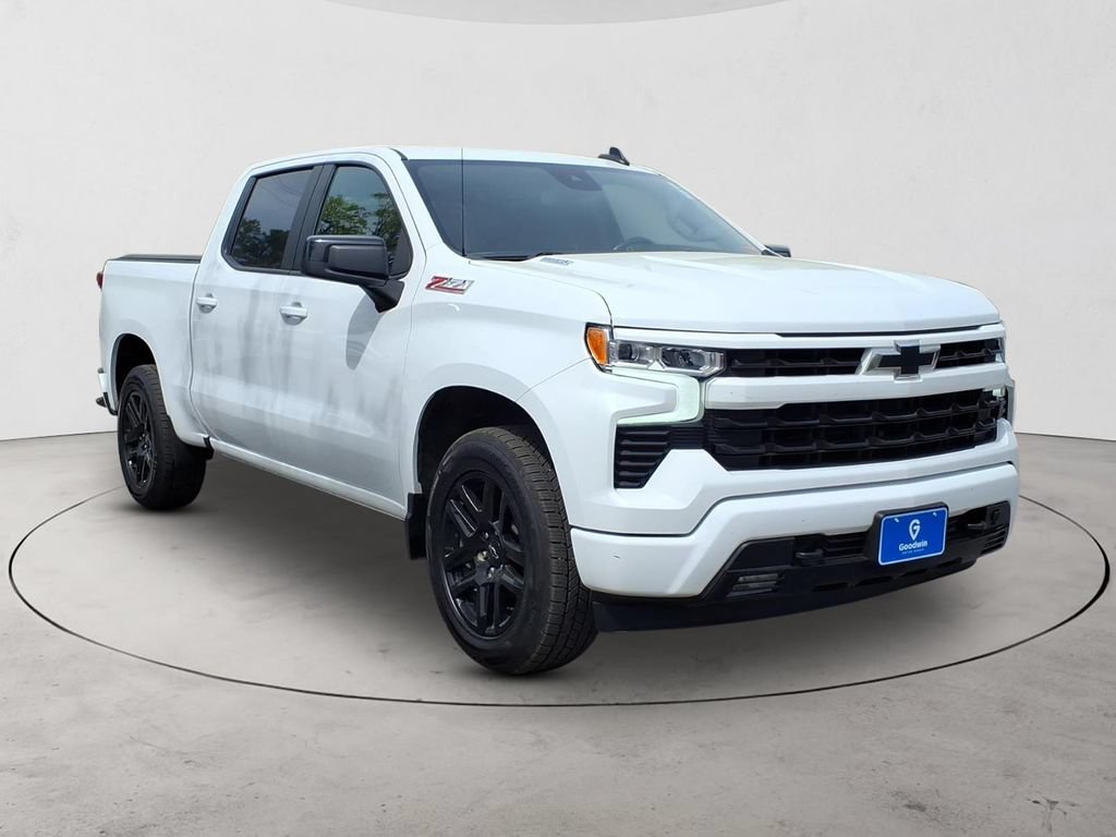 Used 2024 Chevrolet Silverado 1500 RST AWD/4WD image 3