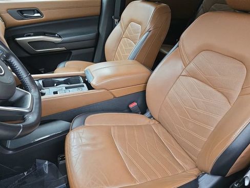 Used 2022 Nissan Pathfinder Platinum w/ Cargo Package FWD image 15