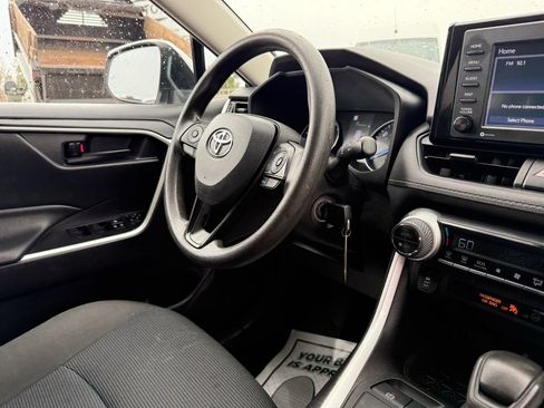 Used 2022 Toyota RAV4 LE AWD/4WD image 17