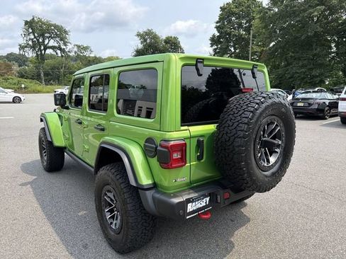 Used 2025 Jeep Wrangler Unlimited Rubicon AWD/4WD image 6