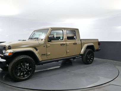 Used 2025 Jeep Gladiator Sport