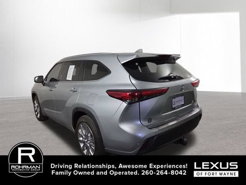 Used 2020 Toyota Highlander Limited AWD/4WD image 9