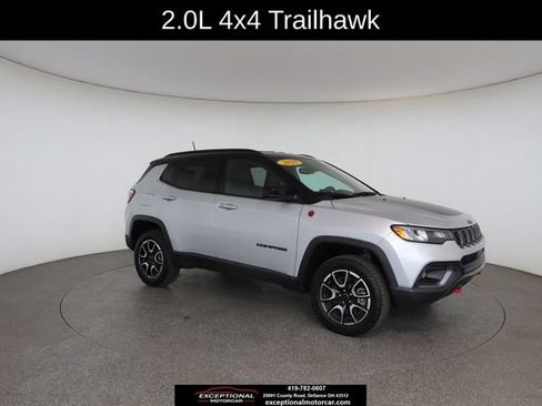 Used 2025 Jeep Compass Trailhawk AWD/4WD image 27