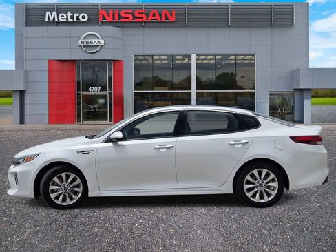 Used 2018 Kia Optima S w/ Panoramic Sunroof Package FWD image 3