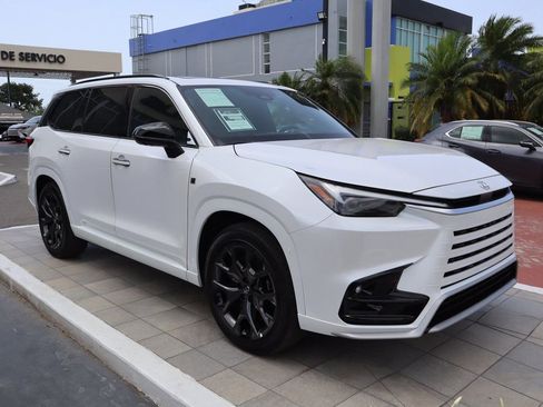 New 2026 Lexus TX 500h AWD image 3