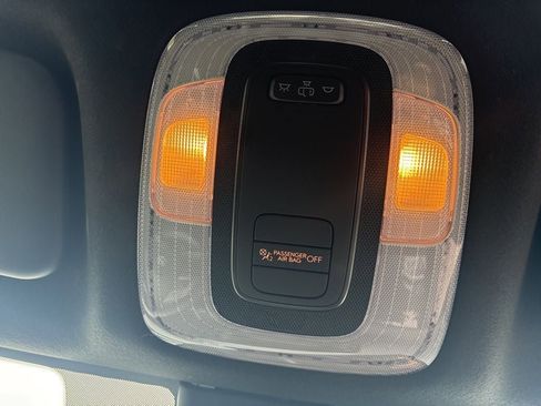 Certified 2025 Hyundai Elantra Sport FWD image 33
