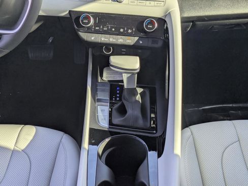New 2026 Hyundai Elantra Limited FWD image 19