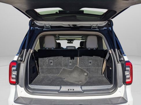 Used 2024 Ford Expedition Limited image 25