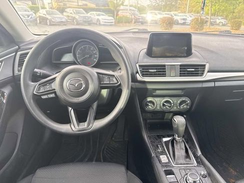 Used 2018 MAZDA MAZDA3 Sport FWD image 4