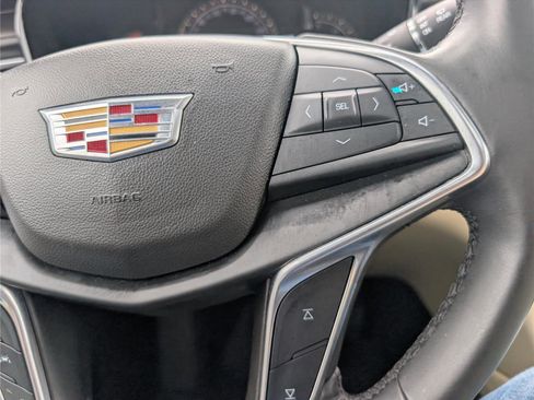Used 2018 Cadillac XT5 Premium Luxury FWD image 25