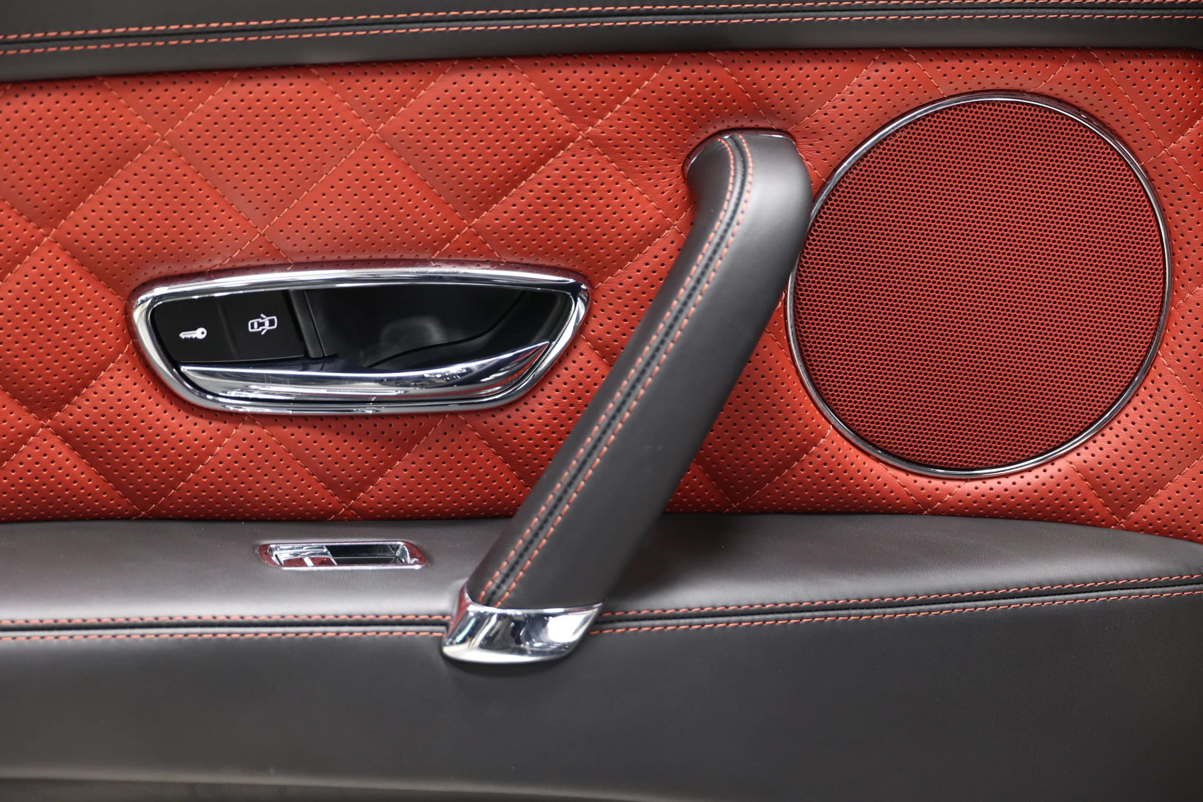 Used 2018 Bentley Flying Spur S V8 w/ Black Edition AWD/4WD image 54