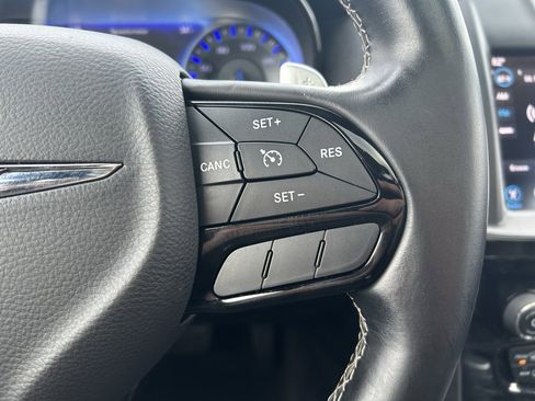 Used 2017 Chrysler 300 S w/ 300S Premium Group image 10