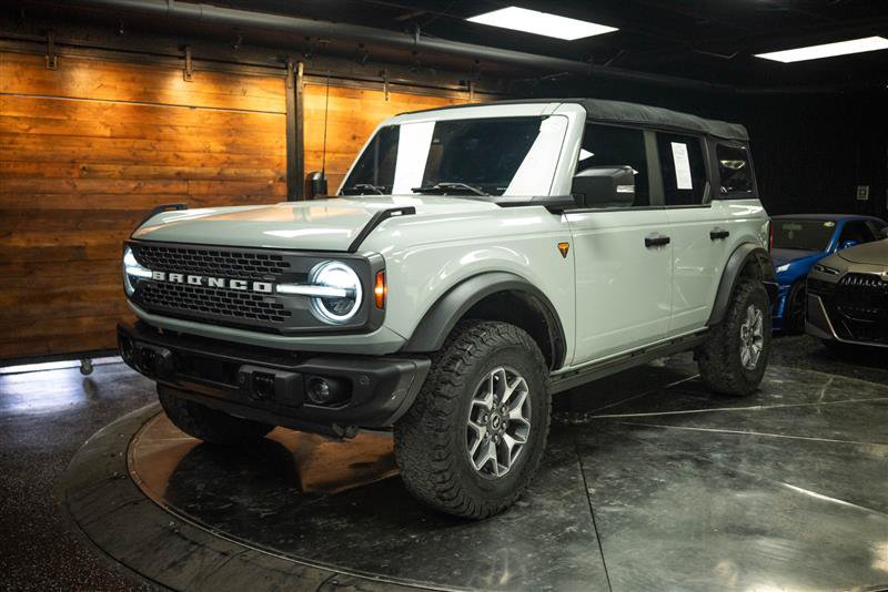 Used 2023 Ford Bronco Badlands AWD/4WD image 2