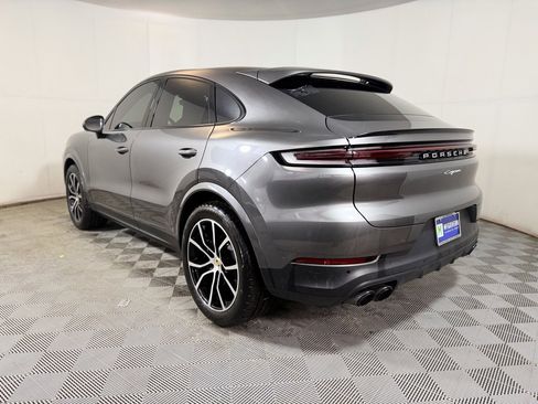 Used 2024 Porsche Cayenne Coupe image 4