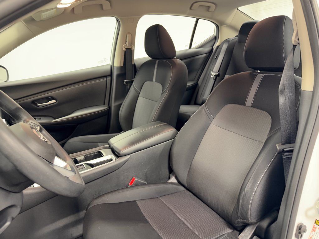 Used 2025 Nissan Sentra SV FWD image 5