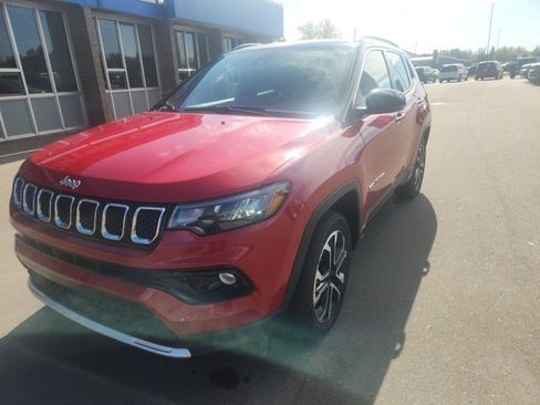 Used 2023 Jeep Compass Limited image 2