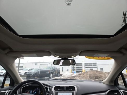 Used 2019 Ford Fusion SE image 21