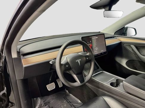 Used 2024 Tesla Model Y Performance AWD/4WD image 9