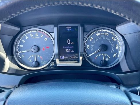 Used 2019 Toyota Tacoma TRD Sport image 12